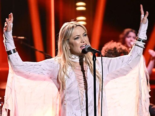 Kate Hudson Makes TV Performance Debut with Song 'Gonna Find Out,' Teases Tour: 'I'm Getting Back on the Bus!'