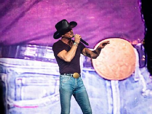 Tim McGraw draws country music fans to Pittsburgh for 'Standing Room Only' tour