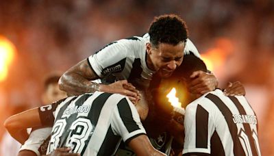 Botafogo vence Vitória no Nilton Santos e abre vantagem na Copa do Brasil
