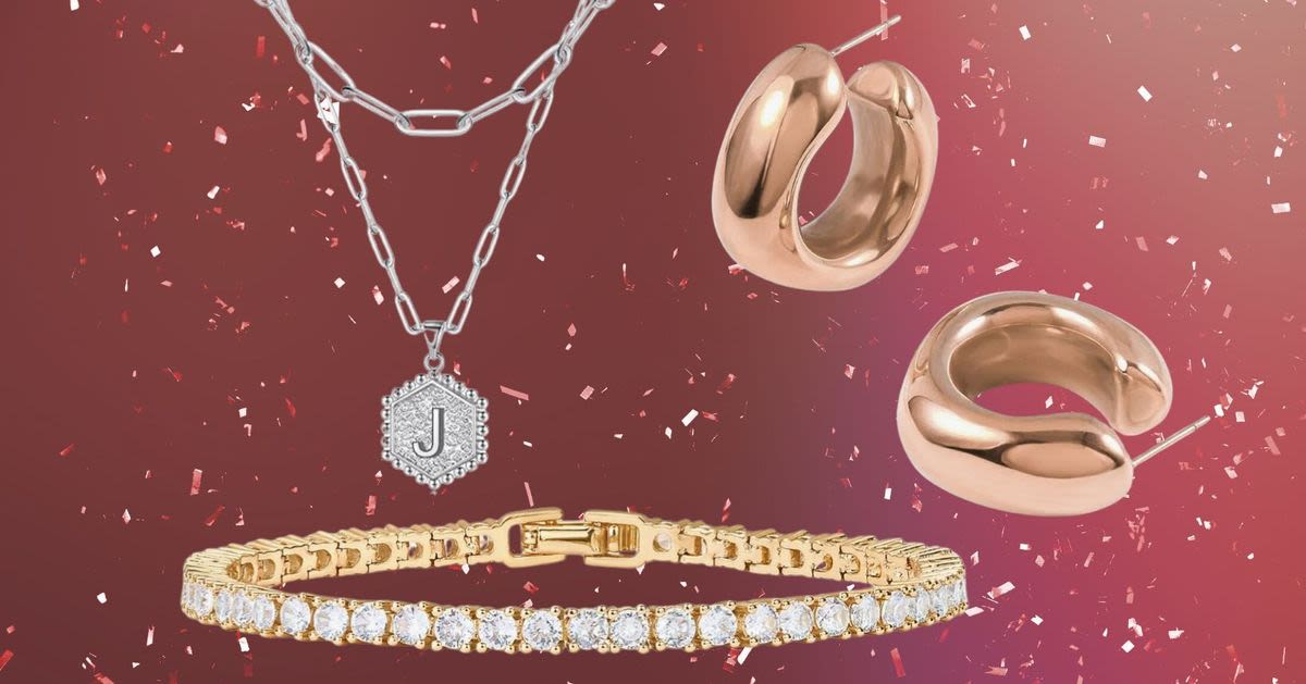 These Beautiful Jewelry Pieces Are Under $50 On Amazon And Perfect For Mother's Day