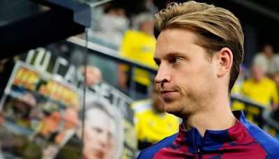 Frenkie de Jong is no closer to a Barcelona return – so what’s going on?