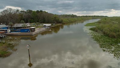 Propeller kills woman who went overboard on pontoon boat, authorities say