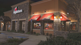 Eat at Moline Applebee’s, help a QC library