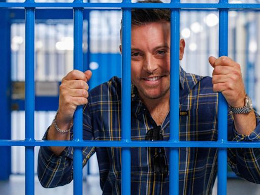 Former inmate slams 'outrageous' Nathan Carter prison gig as lags kept locked up