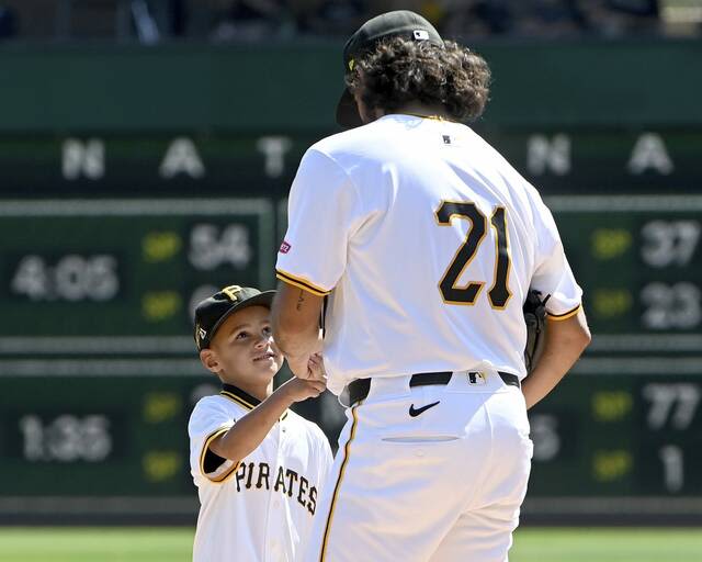 On Roberto Clemente Day, Pirates honor the late Hall of Famer by wearing his retired No. 21