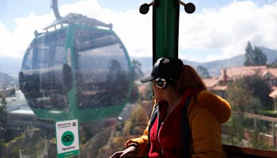 Una década del teleférico que une a dos ciudades y transporta a 200 mil personas al día