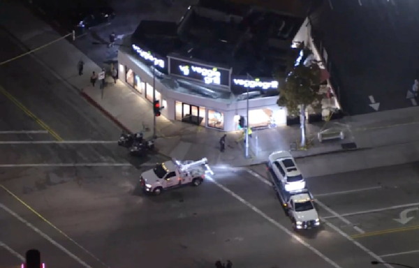 1 injured after car slams into restaurant in Burbank