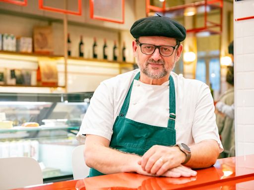 Llegó de Francia hace 35 años y hoy abre un restaurante con sello francés, especializado en pollo a las brasas: “No soy un cocinero moderno”