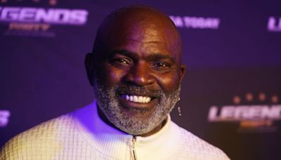 Giants Legend Lawrence Taylor Takes Playful Verbal Jab at Kayvon Thibodeaux