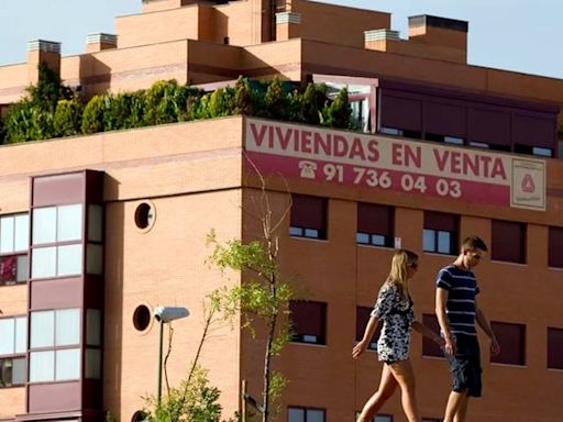 Vivienda, cuentas bancarias y planes de pensiones: los principales destinos del ahorro y la inversión de los españoles