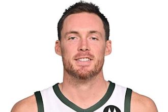 Pat Connaughton