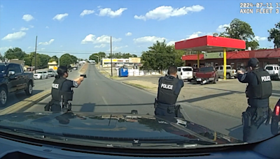 VIDEO: Suspect shot by Fort Worth officers carjacked driver, pointed gun to his own head