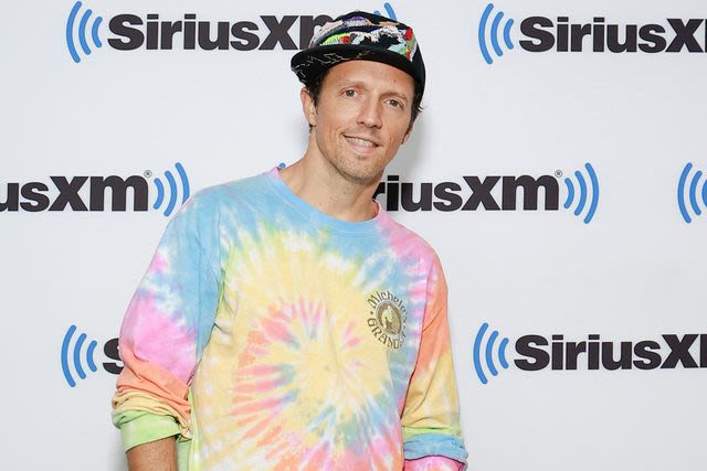 Jason Mraz says he hid his bisexuality so he wouldn't be 'punchline of a joke'