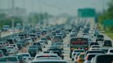 Too many vehicles, slow reactions and reckless merging: New math model explains how traffic and bacteria move