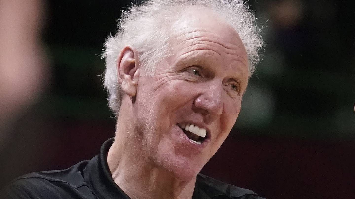 Bill Walton, Hall of Fame player who became a star broadcaster, dies of cancer at 71