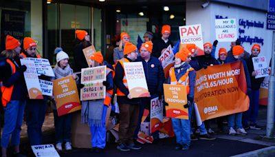 Union urges junior doctors to accept pay offer from Welsh Government