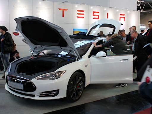 Can Tesla Inc (NASDAQ:TSLA) Shares Rise After the Robotaxi Event?