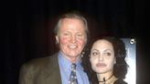 Jon Voight despotrica contra las “mentiras” de su hija Angelina Jolie sobre la guerra entre Israel y Hamas