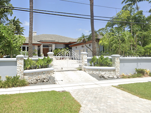 Miami Beach dentist sells house to neighbor for $21M - South Florida Business Journal