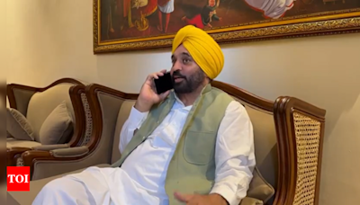 'Wanted to come to Paris but Centre didn't allow us': Punjab CM Bhagwant Mann to hockey team captain | India News - Times of India