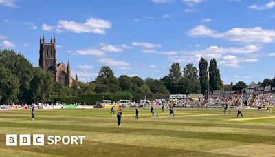 One-Day Cup: Somerset, Glamorgan & Bears qualify for knock-out stages