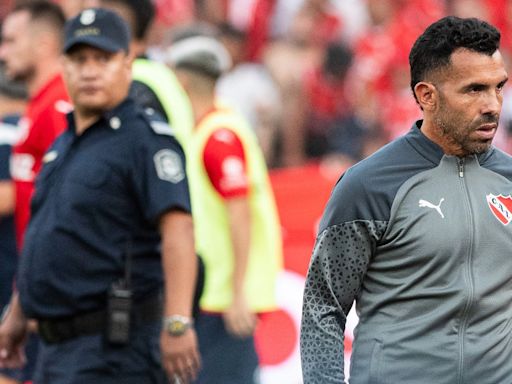 Independiente entró en un zona de dudas sobre la continuidad de Carlos Tevez: el frente interno que tiene el entrenador