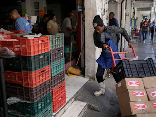 Migración sacude elecciones de EEUU; en México ni siquiera se menciona en debate político