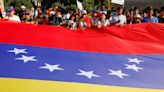 Miles de venezolanos votan en España en una jornada sin incidentes y con aires de cambio