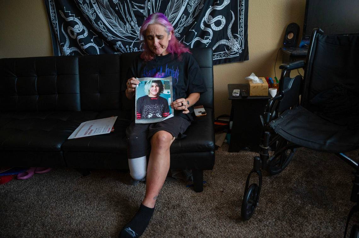 A deadly Sacramento-area road and a mourning family’s plea: Build a sidewalk