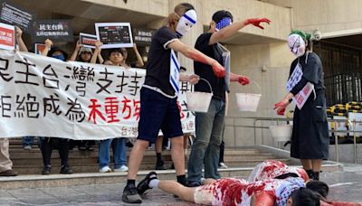 紅漆象徵加薩血跡斑斑！民團呼籲台灣勿當以色列種族滅絕幫兇-風傳媒