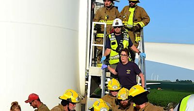 Gladbrook, Lincoln first responders participate in wind turbine safety training | News, Sports, Jobs - Times Republican