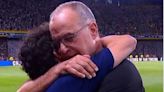 El sentido abrazo de Pablo Aimar con Marcelo Bielsa en la previa de Argentina vs. Uruguay: “Me alegro por vos”