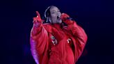 Rihanna revela su segundo embarazo en su regreso musical en el Super Bowl