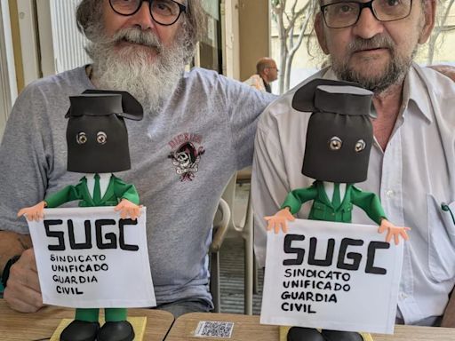 Los guardias civiles readmitidos 27 años después de su expulsión por crear un sindicato: “Me han devuelto la dignidad”