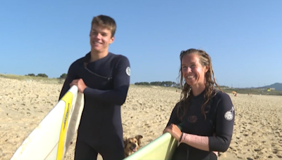 Dos surfistas salvan a siete personas de ahogarse en la playa de Porto do Son