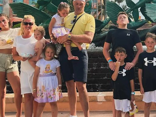 ‘Hate to see it’ fans say as they spot cheeky detail in Paris Fury’s family snap