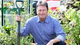 Alan Titchmarsh's 5 tips to get rid of any type of weed