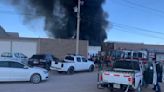 Se registra mega incendio en bodega de plásticos en Chihuahua