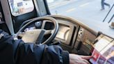 Transportes implementa plan piloto para mejorar seguridad en buses Red: tendrán botón de emergencia y paradas nocturnas - La Tercera