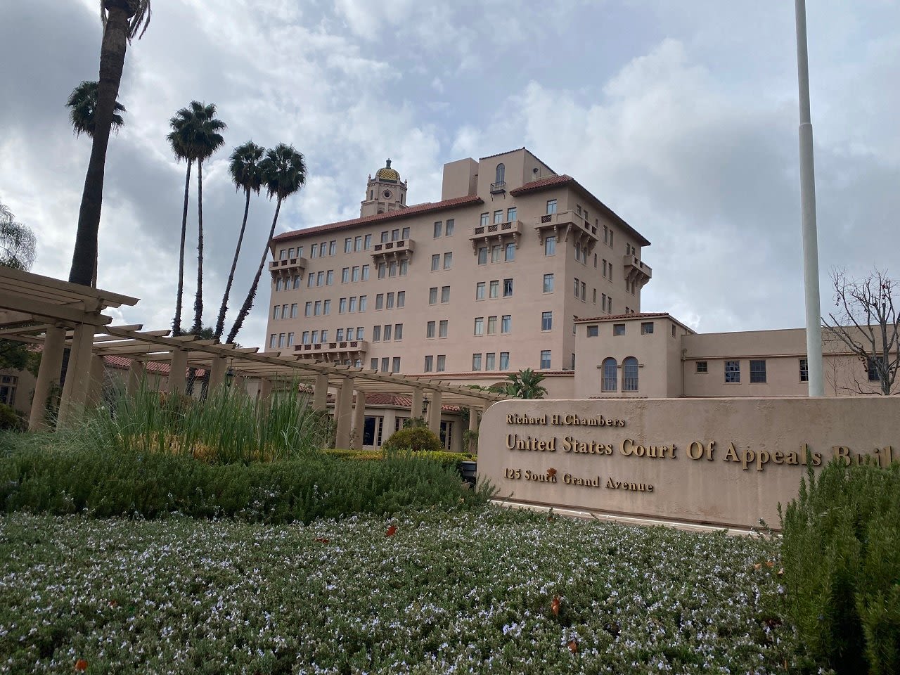 Ninth Circuit reprimands San Diego federal judge for ordering handcuffing of teenage girl