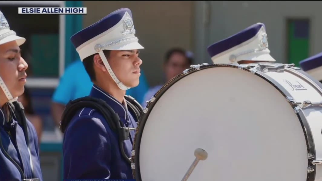 Band members in Santa Rosa have worn same uniforms for 30 years