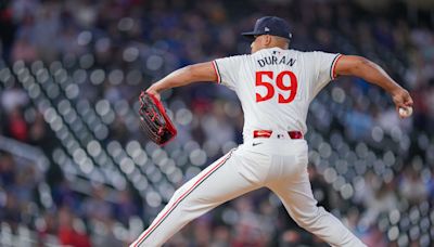 Phillies touch up Duran in 9th for shutout win over Twins