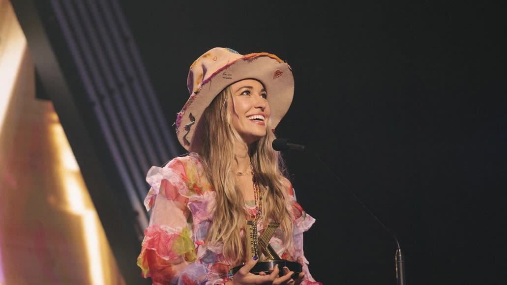 Lauren Daigle, Ellie Holcomb Sing Sweet Reminder of God's Presence