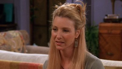 Lisa Kudrow Said Fans Still Call Her Phoebe From Friends, Then Told A Great Story About Sandra Bullock