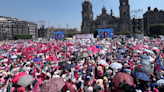 La "Marea Rosa" llega al Zócalo e invade el plantón de la CNTE (VIDEO)