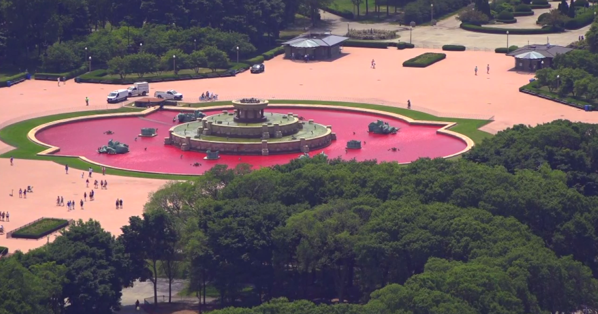 Chicago's Buckingham Fountain "fully operational" after being dyed red by protesters