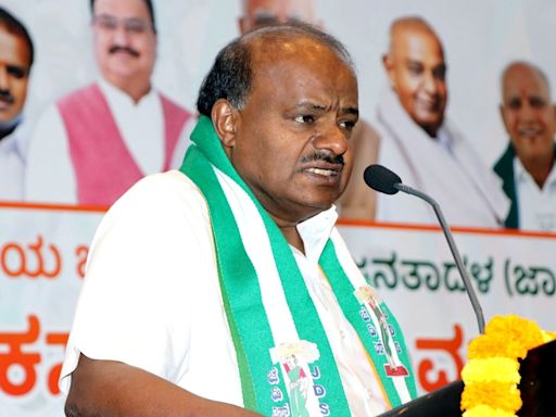 Union Minister HD Kumaraswamy inspects Visvesvaraya Iron and Steel Plant