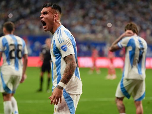 Argentina empezó la defensa del título en la Copa América: 2-0 a Canadá con los pases de Messi y los goles de Julián y Lautaro