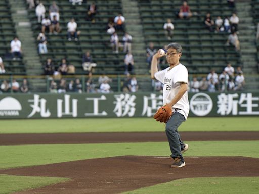 陳駿季日本職棒開球 (圖)