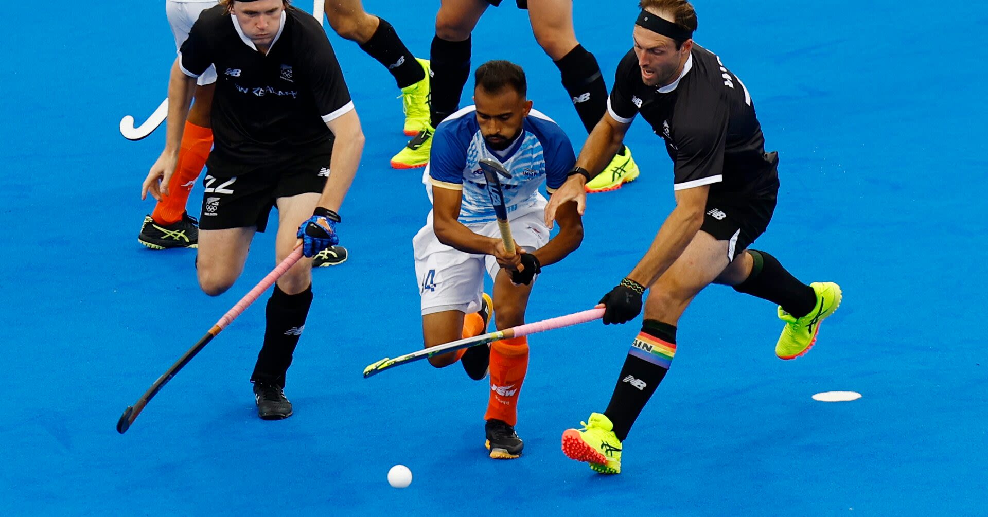 Hockey-Veteran India outlast determined New Zealand squad in battle of goalies